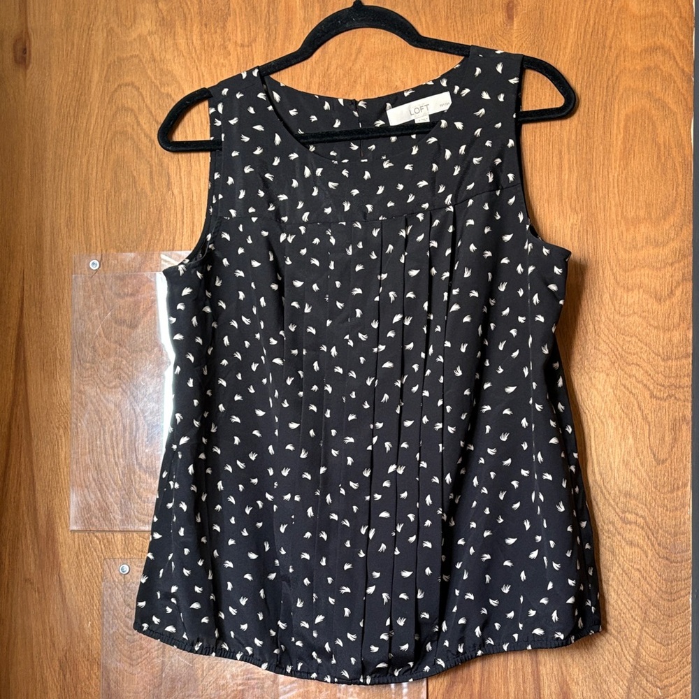 LOFT Black and Cream Pleated Sleeveless Blouse